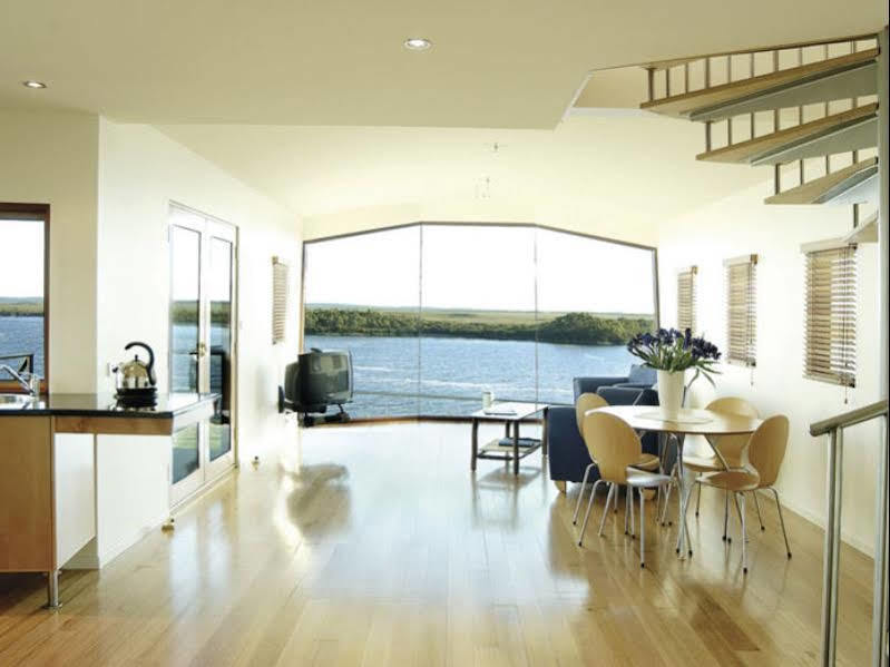 Wheelhouse Apartments Strahan Eksteriør billede